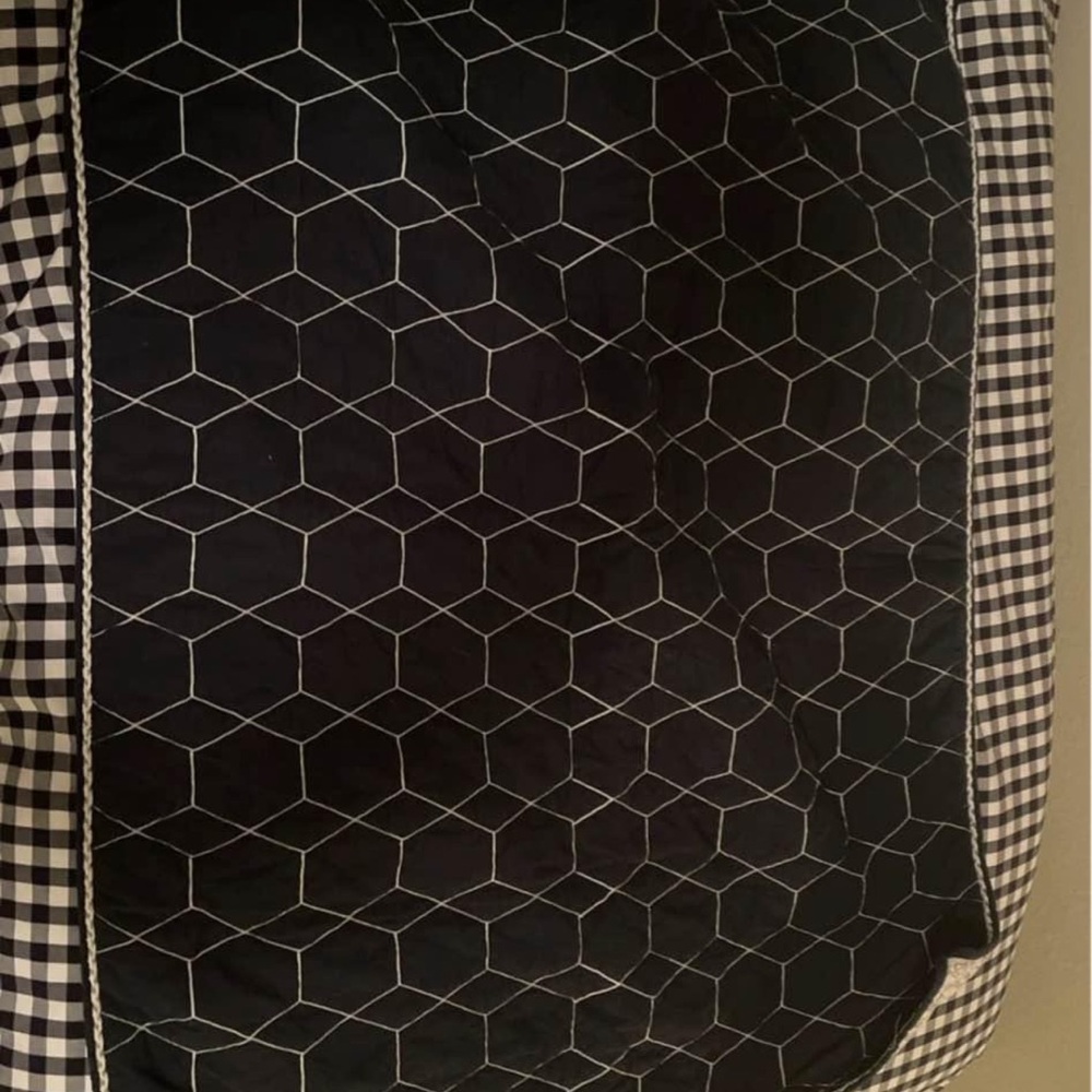 Pottery barn toddler navy quilt